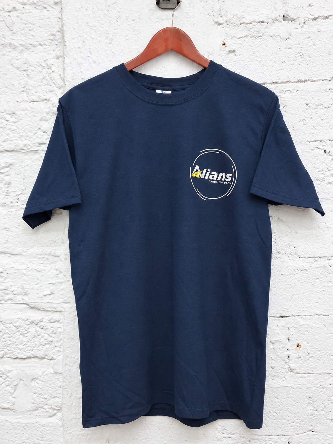Playera cuello redondo marino Yazbek con estampado DTF Alians Carga